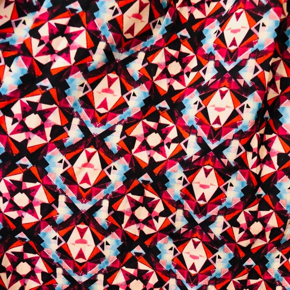 SOLD!! SOLD!! BEAUTIFUL STRAPLESS ROMPER - Picture 6 of 6